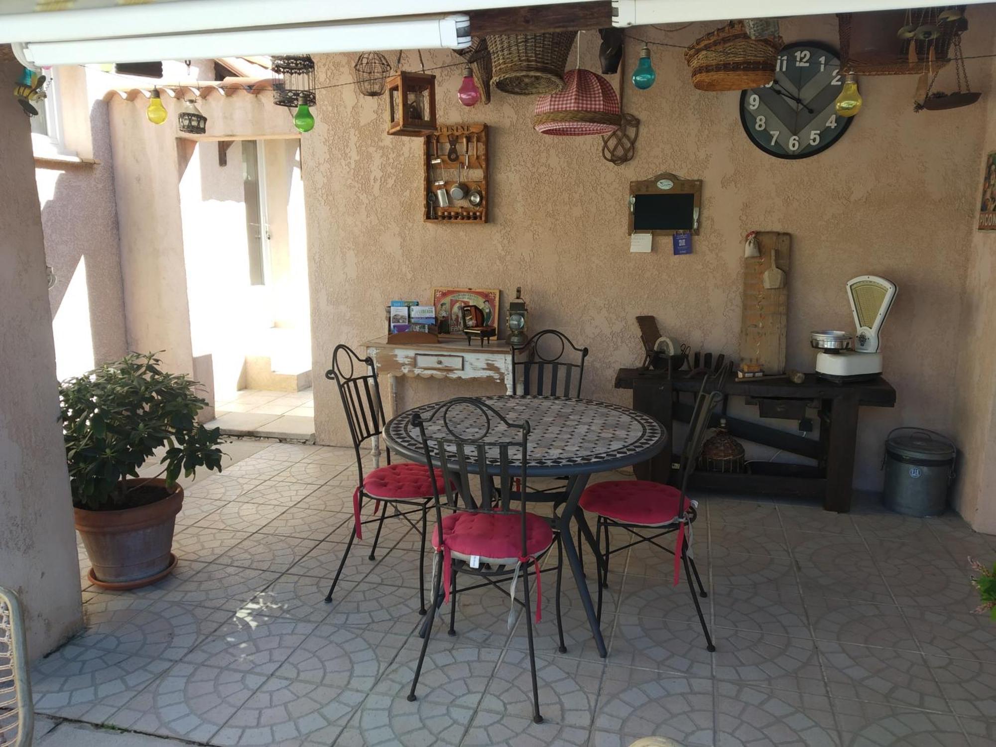 L'Eolyre Bed & Breakfast La Motte-d'Aigues Exterior photo
